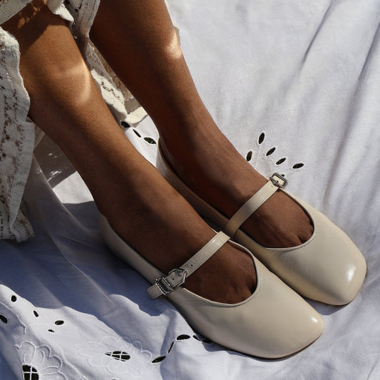 Alizza Creme Crinkle Patent Ballet Flats | Dolce Vita