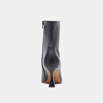 GLAMOR BOOTS BLACK STELLA | Dolce Vita