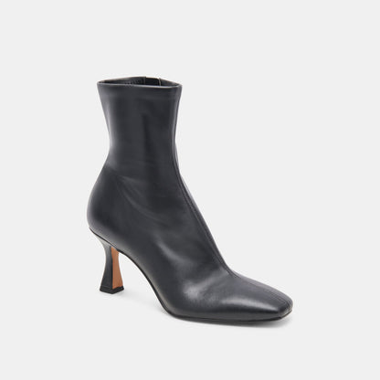 GLAMOR BOOTS BLACK STELLA | Dolce Vita