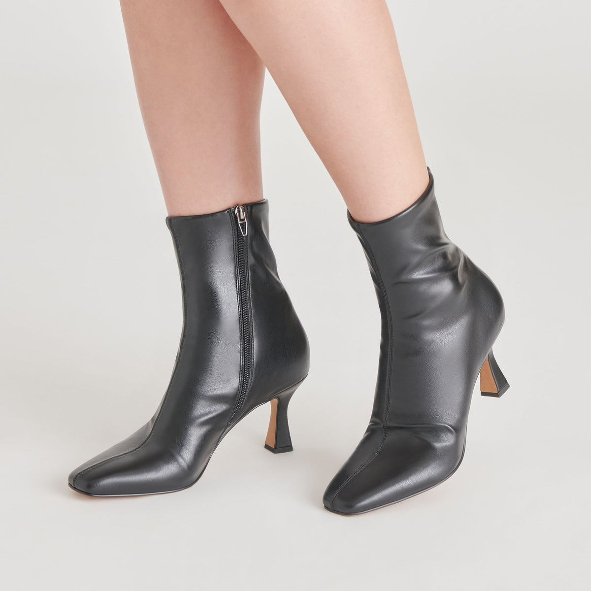 GLAMOR BOOTS BLACK STELLA | Dolce Vita