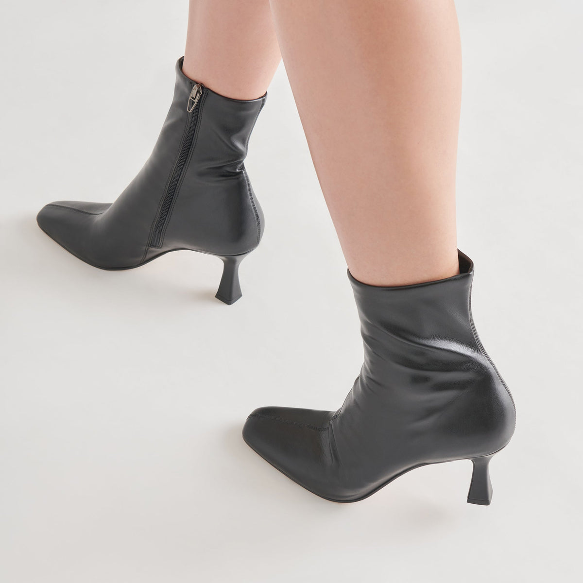 GLAMOR BOOTS BLACK STELLA | Dolce Vita