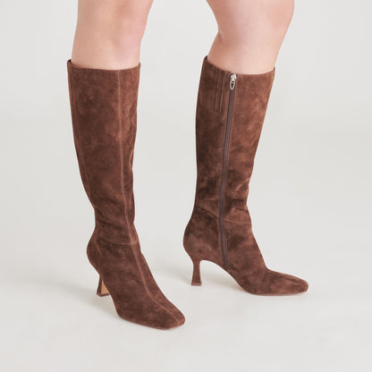 GYRA BOOTS DK BROWN SUEDE | Dolce Vita