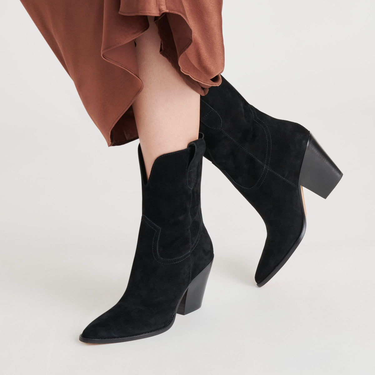 JESSEY BOOTS ONYX SUEDE | Dolce Vita