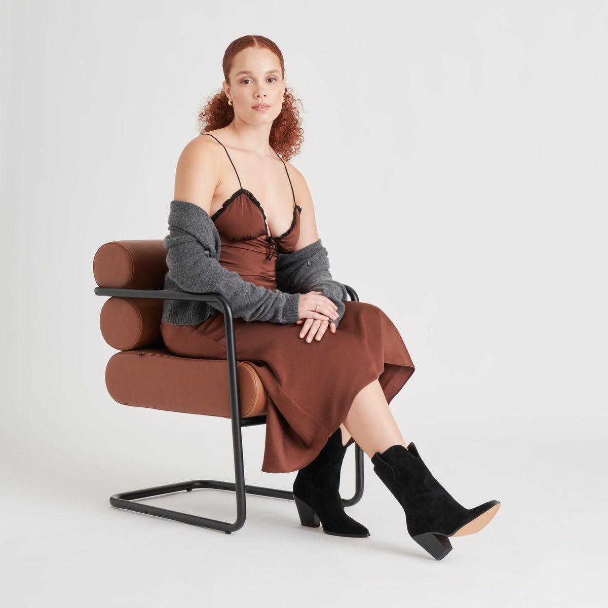 JESSEY BOOTS ONYX SUEDE | Dolce Vita