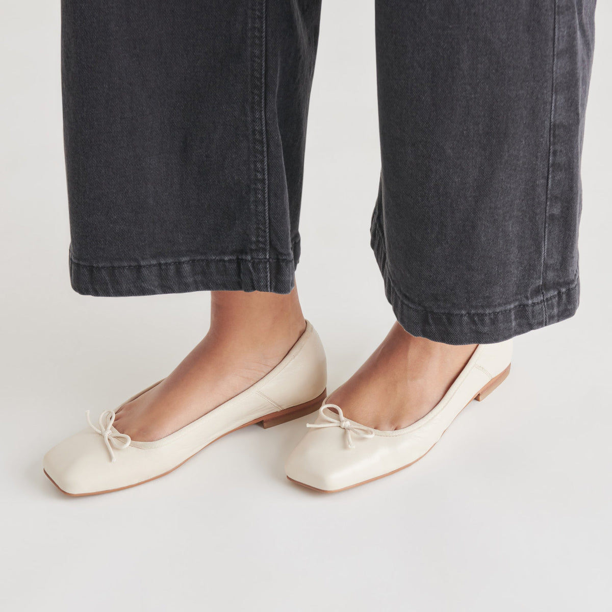 Anisa Ballet Flats CREME CRINKLE PATENT | Dolce Vita