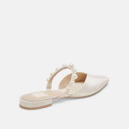 KANIKA PEARL FLATS VANILLA PEARLS | Dolce Vita