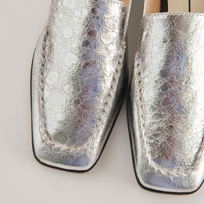 Beny Flats Silver Distressed Leather | Dolce Vita