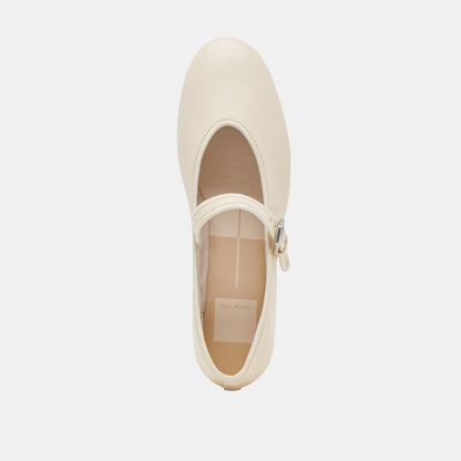 ROSLYN BALLET FLATS CREME LEATHER | Dolce Vita
