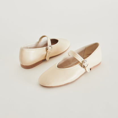 ROSLYN BALLET FLATS CREME LEATHER | Dolce Vita