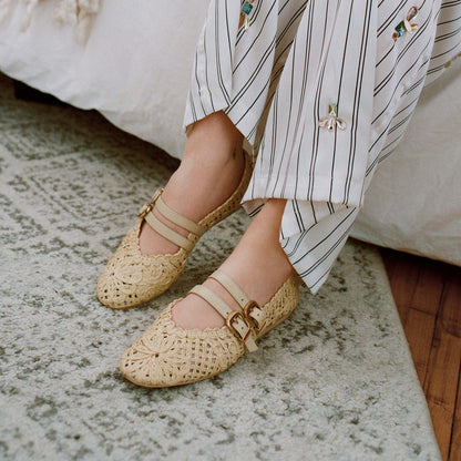 BAYLEE SUNFLOWER BALLET FLATS LT NATURAL MACRAME | Dolce Vita