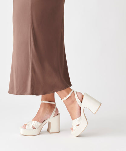 WESSI PEARL HEELS VANILLA PEARLS | Dolce Vita
