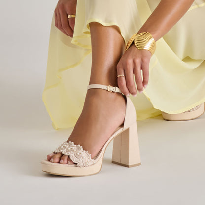 PELTIN PEARL HEELS VANILLA WOVEN RAFFIA | Dolce Vita