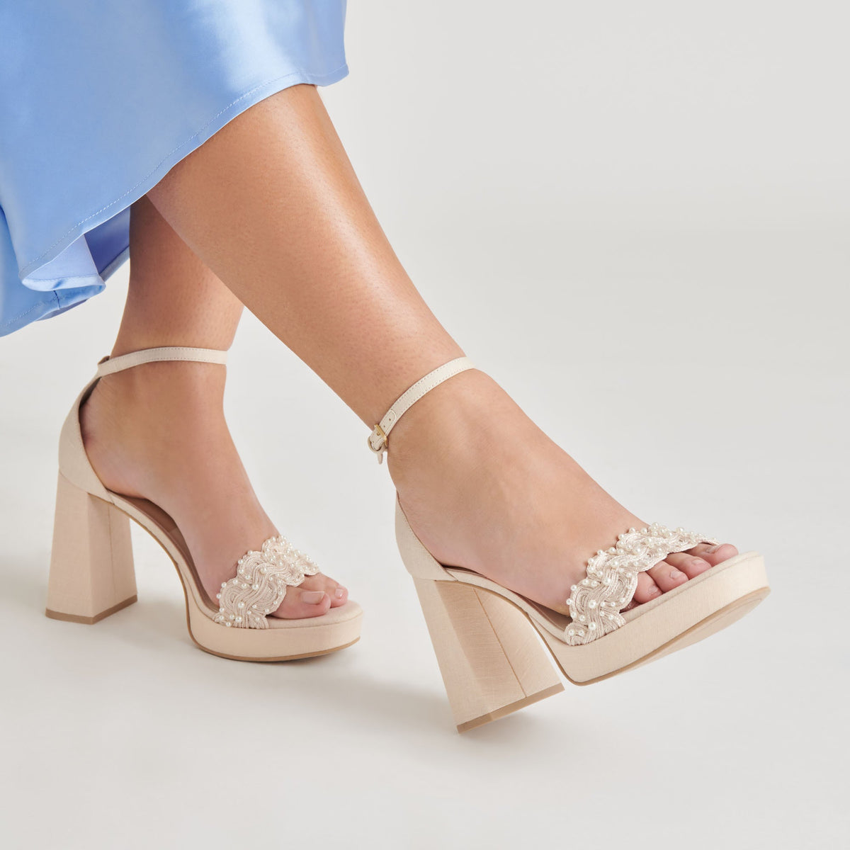 PELTIN PEARL HEELS VANILLA WOVEN RAFFIA | Dolce Vita