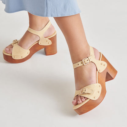 YANDY HEELS LT NATURAL RAFFIA | Dolce Vita