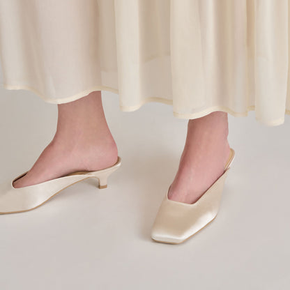 UMARA HEELS IVORY SATIN | Dolce Vita