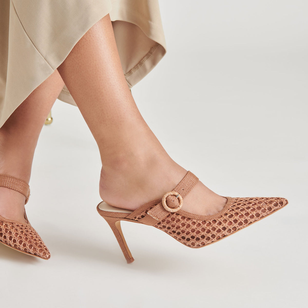 KEEKEE HEELS SADDLE WOVEN RAFFIA | Dolce Vita