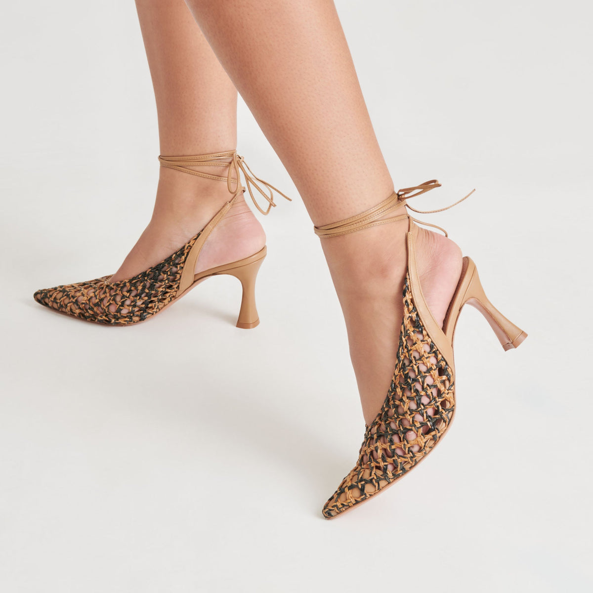GESICA HEELS BLACK NATURAL WOVEN | Dolce Vita