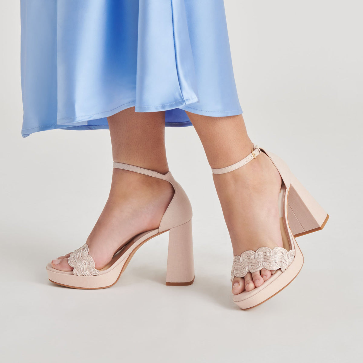 PELTIN HEELS LIGHT PINK WOVEN RAFFIA | Dolce Vita