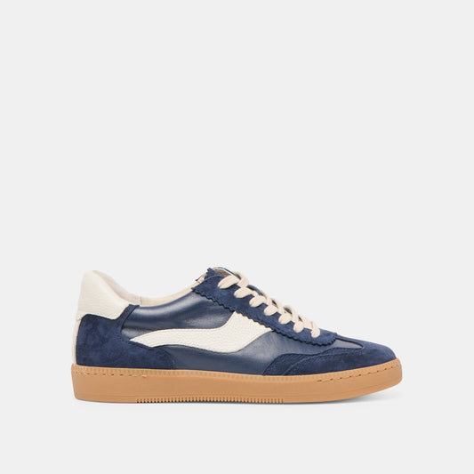 NOTICE SNEAKERS NAVY SUEDE | Dolce Vita