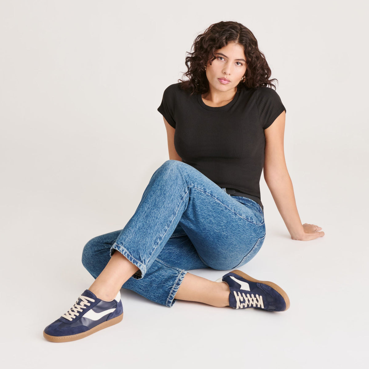 NOTICE SNEAKERS NAVY SUEDE | Dolce Vita