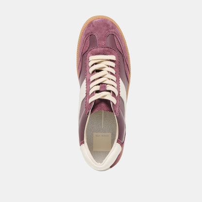 NOTICE SNEAKERS CRANBERRY SUEDE | Dolce Vita