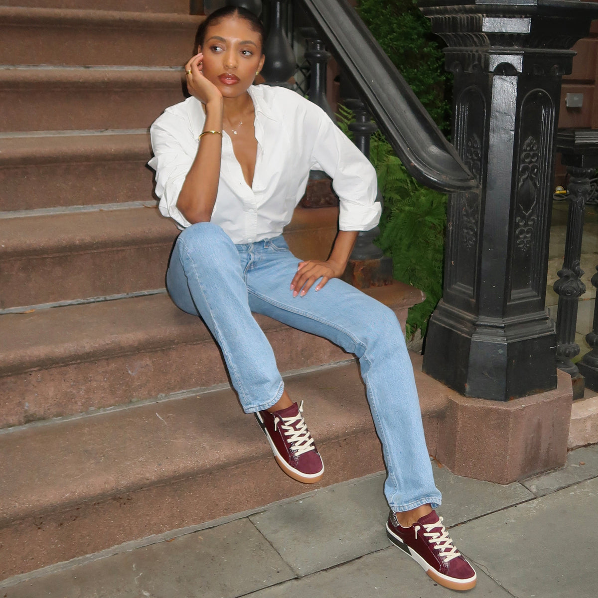ZINA SNEAKERS BURGUNDY CRINKLE PATENT | Dolce Vita