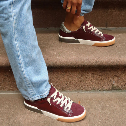 ZINA SNEAKERS BURGUNDY CRINKLE PATENT | Dolce Vita