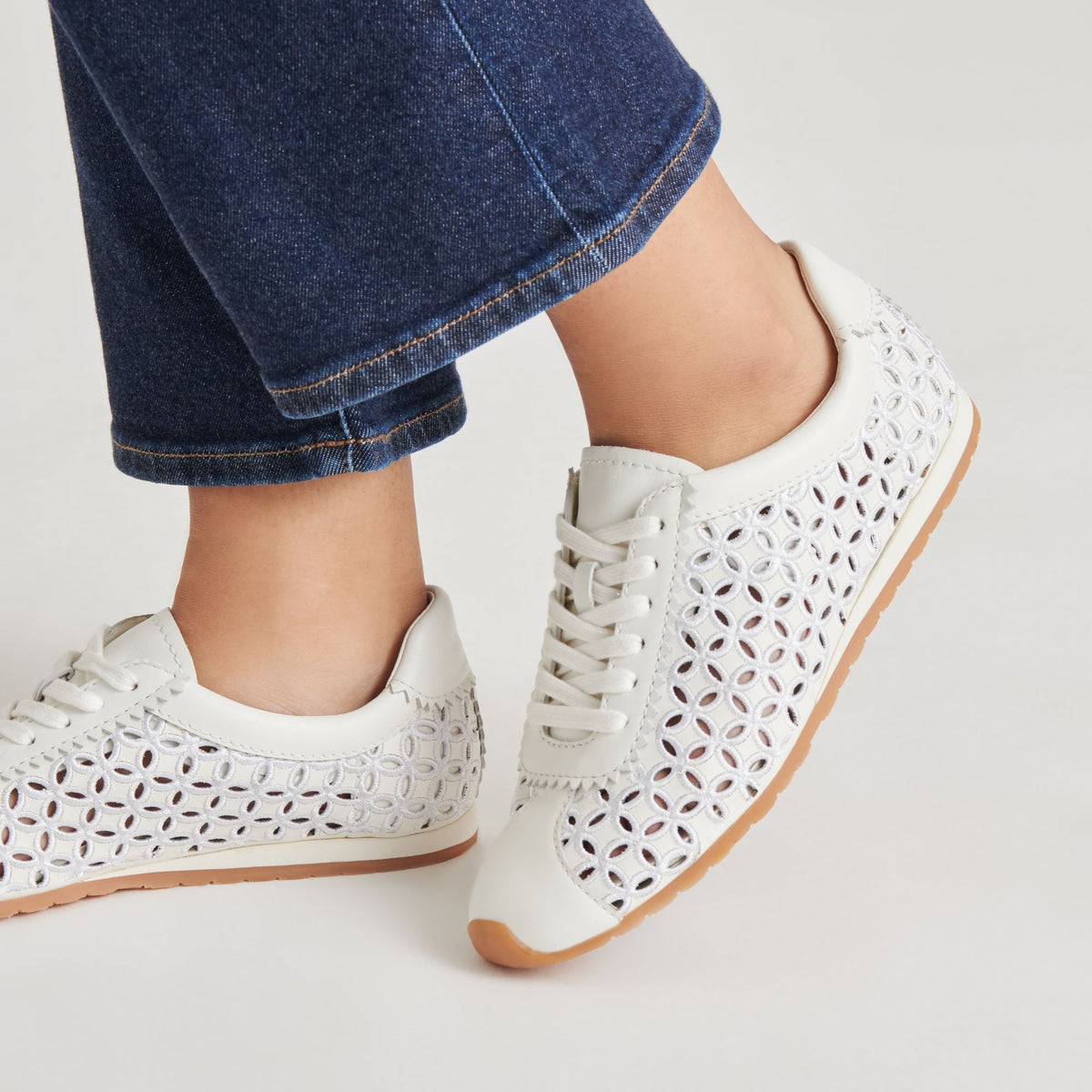 DANIE EYELET PERF SNEAKERS TRUE WHITE LEATHER | Dolce Vita