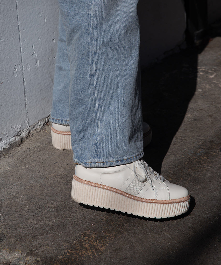 TIGER SNEAKERS WHITE LEATHER | Dolce Vita