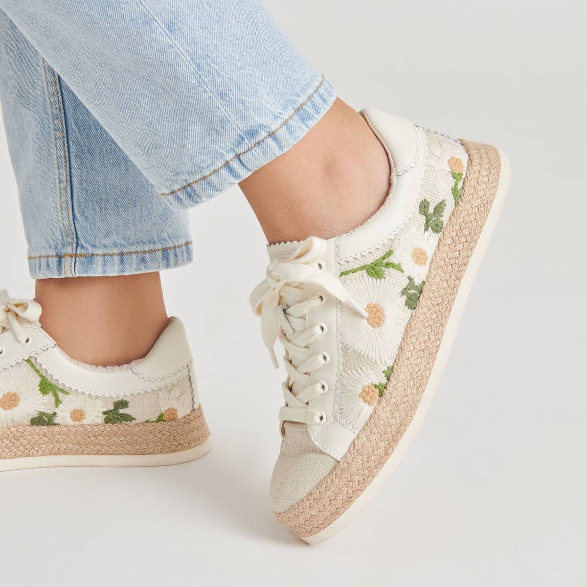 AZALIA SNEAKERS WHITE FLORAL RAFFIA | Dolce Vita