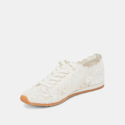 DAYANA SNEAKERS TRUE WHITE LACE | Dolce Vita