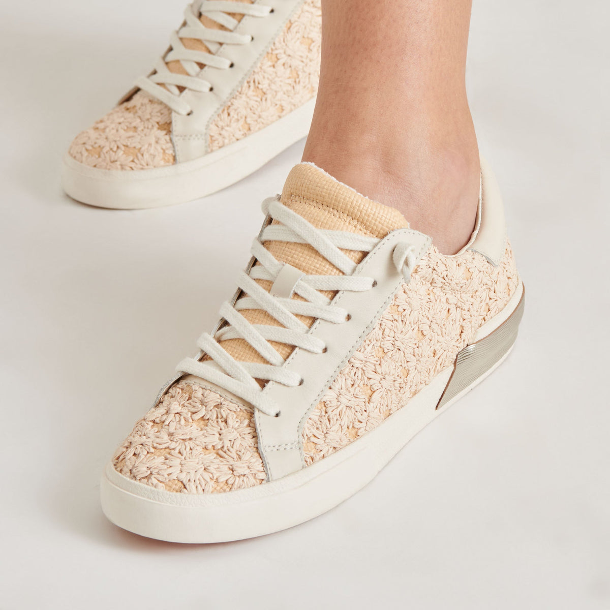 ZINA FLORAL SNEAKERS CREME FLORAL RAFFIA | Dolce Vita