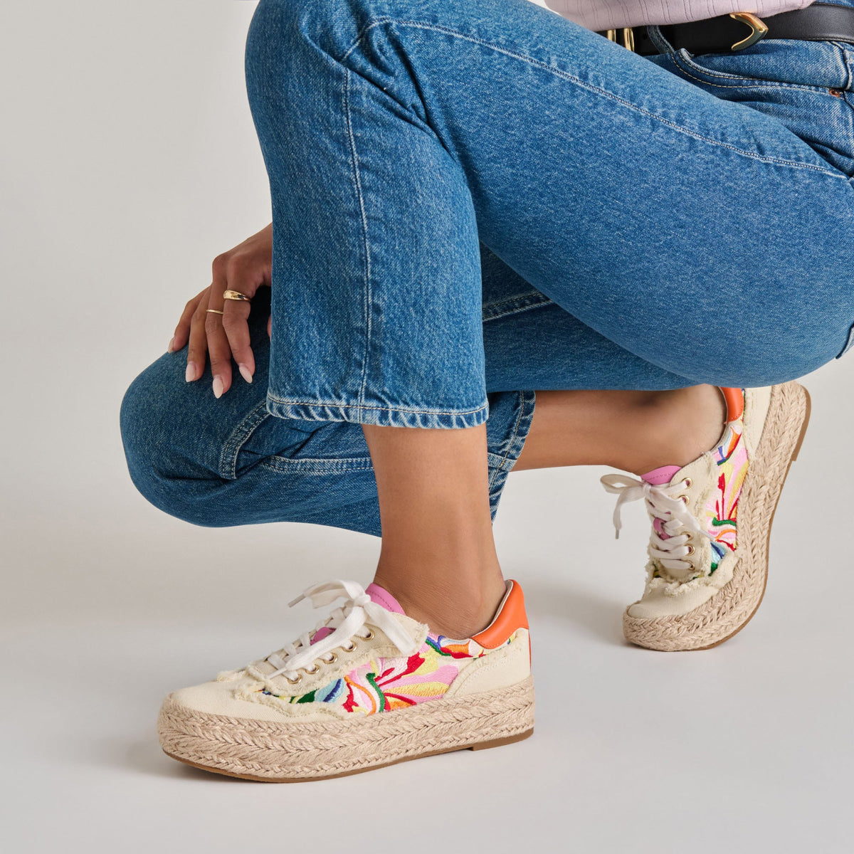 FREDY SNEAKERS FLORAL MULTI CANVAS | Dolce Vita