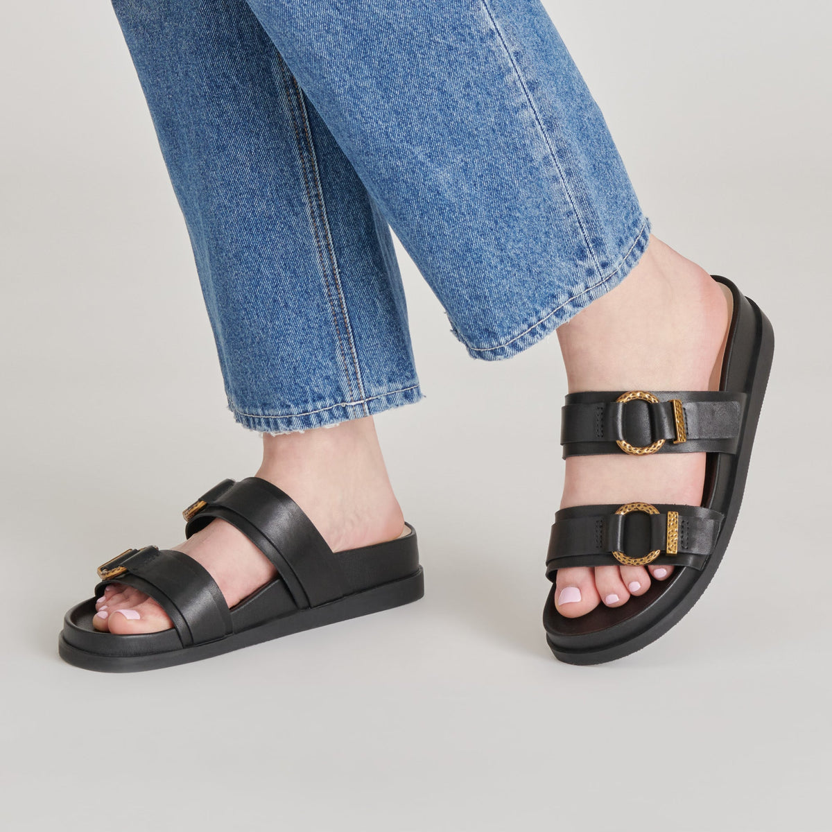 SOYA SANDALS BLACK STELLA | Dolce Vita