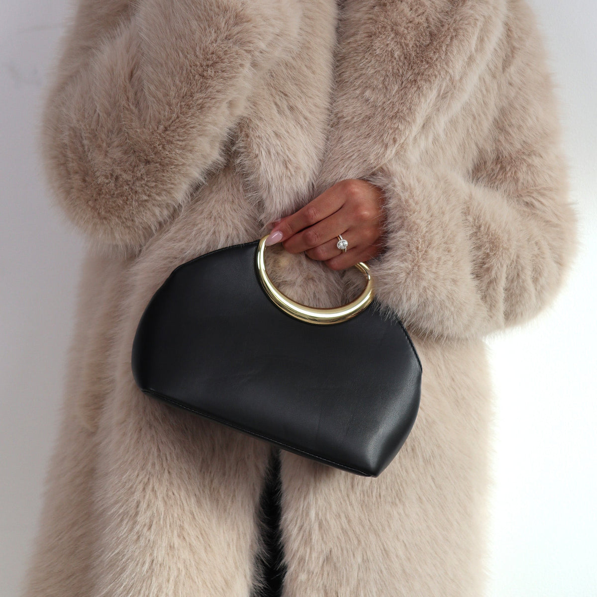 Alina Black Stella Handbag | Dolce Vita