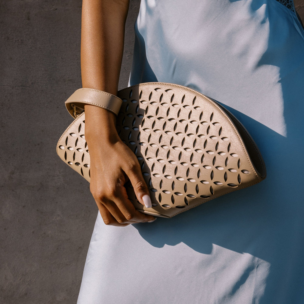 ISOLDE CLUTCH BEIGE STELLA | Dolce Vita